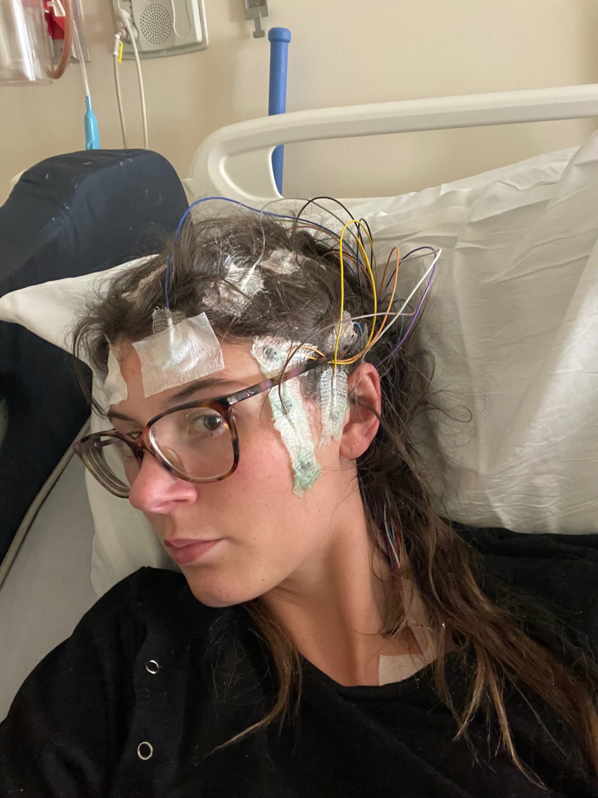 Helen’s Hidden Battle: A Story of Courage Behind the Smile